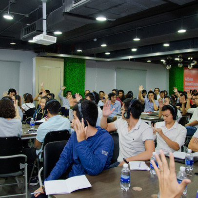 Thương mại điện tử: Cánh cửa mở cho nhà bán lẻ kinh doanh giữa dịch Covid-19