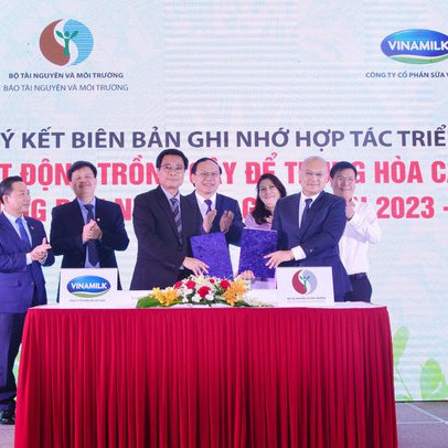 Tiên phong thực hiện cam kết của chính phủ về Net Zero 2020, Vinamilk dành 15 tỷ đồng trồng cây trung hòa carbon