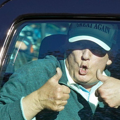 Tiết lộ bất ngờ về tâm trạng của ông Trump sau khi bị "ngắt kết nối" MXH và trở về Florida "ở ẩn"