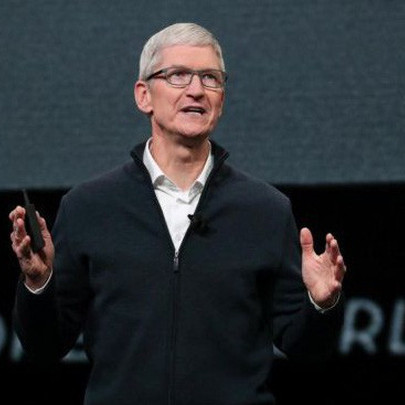 Tim Cook nhận thưởng kỷ lục bất chấp Apple lao đao vì doanh số