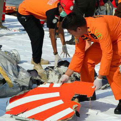 "Tìm thấy xác máy bay Boeing 737 của Lion Air dưới đáy biển"