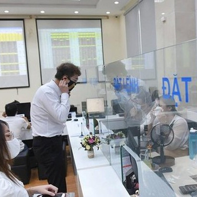 Tín dụng bất động sản tăng cao, cho vay chứng khoán giảm mạnh