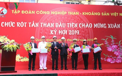 TKV rót hơn 40.000 tấn than trong ngày mồng 1 Tết Kỷ Hợi - Ảnh 1.