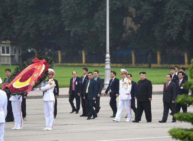 Toàn cảnh chuyến thăm chính thức Việt Nam của Chủ tịch Kim Jong Un qua ảnh - Ảnh 7.