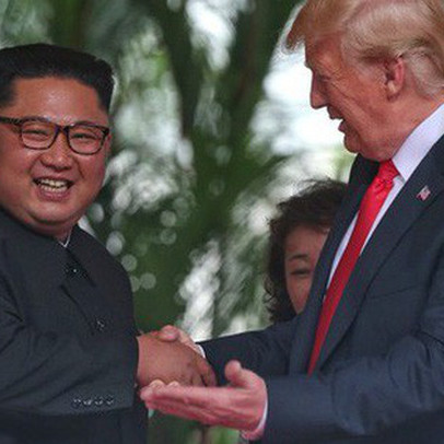 Tổng thống Donald Trump nói về ông Kim Jong-un: Chúng tôi đã "bén tình"