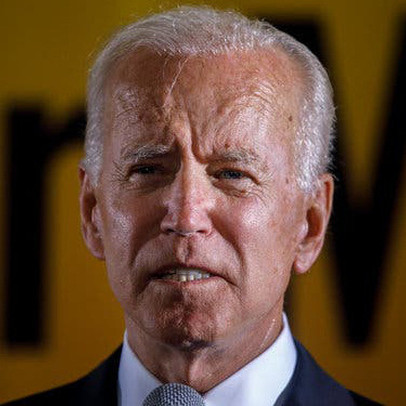 Tổng thống Joe Biden lại nhầm lẫn nhưng không quên chỉ trích ông Donald Trump