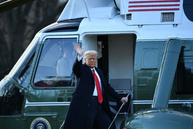 Tổng thống Trump lên Air Force One lần cuối, rời Washington D.C về làm thường dân - Ảnh 3.