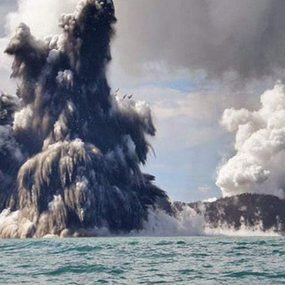 Tonga "thiệt hại diện rộng" sau trận núi lửa phun kèm động đất, sóng thần