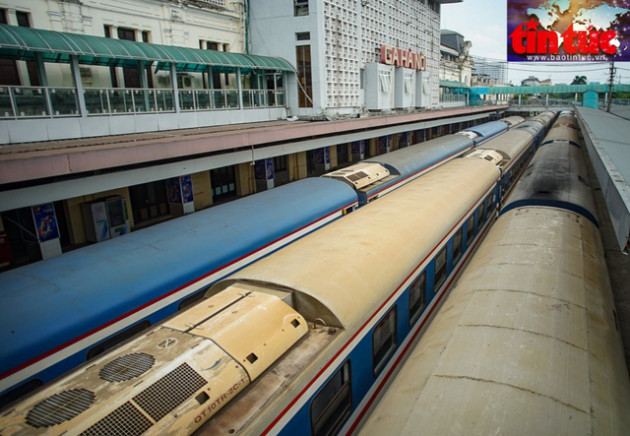 TP Hà Nội đồng ý mở 2 đưòng bay nội địa, đường sắt vẫn đóng cửa - Ảnh 1.