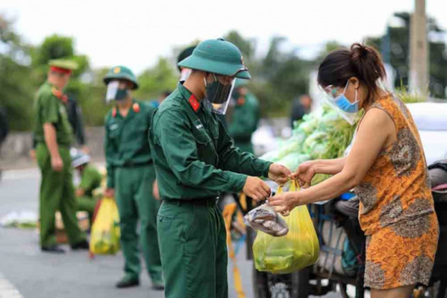 TP. HCM giãn cách hết tháng 9, nhưng shipper được hoạt động liên quận, thí điểm thẻ xanh Covid, dân vùng xanh được tập thể dục trong công viên nội khu - Ảnh 1.