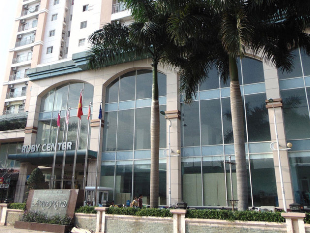 Tp.HCM: Cưỡng chế vi phạm xây dựng ở chung cư Rubyland - Ảnh 1. Tp.HCM: Cưỡng chế vi phạm xây dựng ở chung cư Rubyland - Ảnh 1.