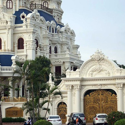 Trái ngược với các lâu đài nguy nga, các công ty liên quan "đại gia xăng dầu" Ngô Văn Phát chỉ báo cáo lãi vài chục triệu đồng, thậm chí lỗ lớn