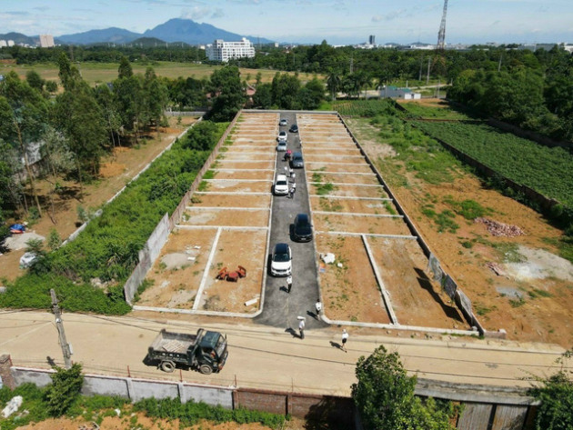 Tràn lan tách thửa, phân lô bán nền nguồn cơn dẫn tới đẩy giá, tạo sốt đất ảo? - Ảnh 2.