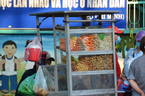 Tràn lan thực phẩm làm bằng bột, hương liệu