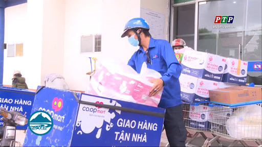 Trong bão dịch Covid-19, mảng thương mại điện tử của các siêu thị vốn ì ạch nay bỗng “bứt tốc”: Lượng giao dịch của Aeon Mall tăng 3 lần, Co.op Mart tăng 10 lần - Ảnh 1.