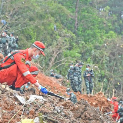 Trung Quốc đưa hộp đen máy bay gặp nạn đi phân tích, mở ra cơ hội làm sáng tỏ tai nạn thảm khốc