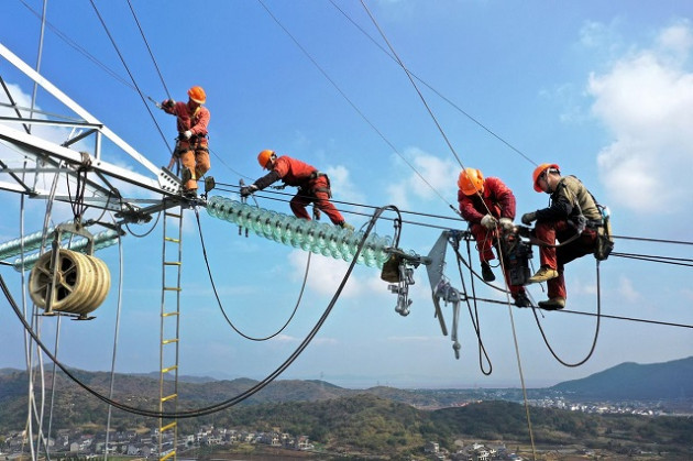 Trung Quốc thiếu điện trầm trọng, thế giới cũng gặp khó - Ảnh 1.