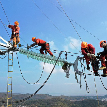 Trung Quốc thiếu điện trầm trọng, thế giới cũng gặp khó