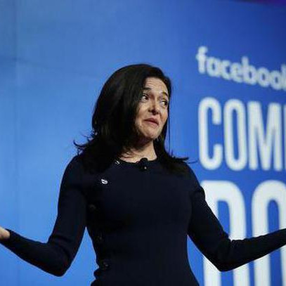 Trước khi từ bỏ vai trò COO, 'nữ tướng' Sheryl Sandberg đã bán hơn 75% cổ phiếu Facebook