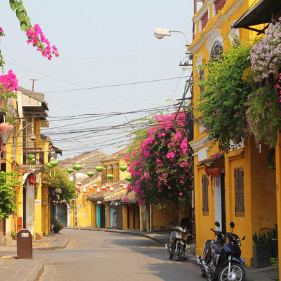 Từ chàng sinh viên bán gà rán đến nhà môi giới thành công thương vụ khách sạn 135 tỷ, và đây là bí kíp làm việc của môi giới này