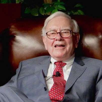 Từ chối ăn tối với cô gái trẻ, Warren Buffett đã đưa ra 3 lời khuyên đắt giá