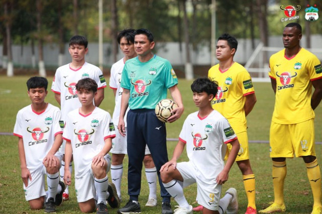  Từ chuyện đội bóng HAGL không có tiền nếu thiếu Carabao: Nguồn doanh thu của các CLB Manchester United, Real Madrid ra sao? - Ảnh 1.