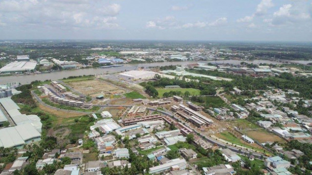Từ doanh nghiệp bất động sản chỉ 5 người, mang giấy tờ nhà đi cầm cố ngân hàng đến “ông trùm” địa ốc Long An - Ảnh 2.
