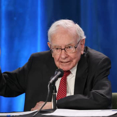 Từng khuyên nhà đầu tư "đừng đặt cược chống lại nước Mỹ", Warren Buffett bán ròng khi thị trường tăng mạnh và đang hối tiếc vì ôm quá nhiều tiền mặt