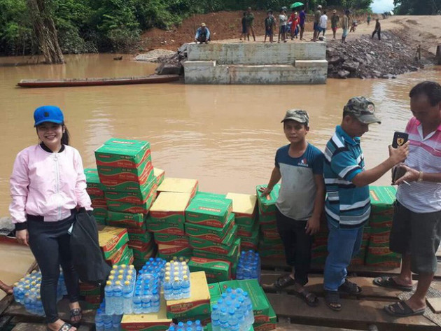 Tường thuật từ nơi vỡ đập thủy điện Lào: Chỉ còn cách dùng trực thăng, ca-nô để cứu người - Ảnh 9.