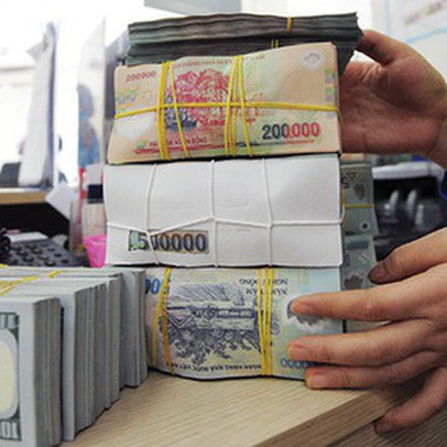 USD tự do giảm ngày thứ 2 liên tiếp, Vietcombank hạ tỷ giá 10 đồng