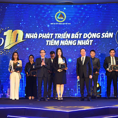 Vạn Phuc Group nhận 2 danh hiệu Bất động sản dẫn đầu 2021 – 2022