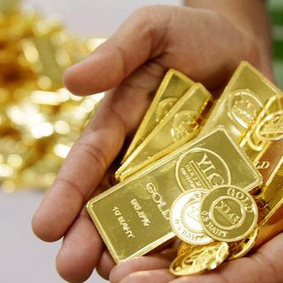 Vàng tiếp tục đón lượng tiền đầu tư lớn, chứng khoán Mỹ bị bán
