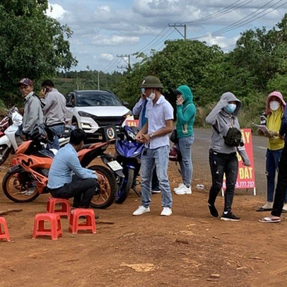 Về lâu dài, nên cấm phân lô bán, tách thửa