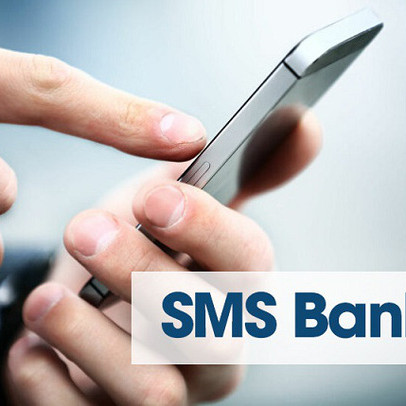 Vì sao các ngân hàng "không thể" miễn phí dịch vụ SMS Banking?