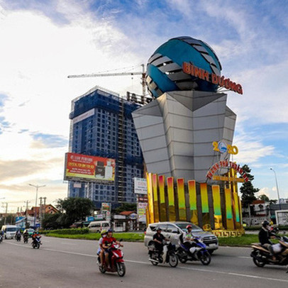 Vì sao địa phương nơi ông Huỳnh Uy Dũng và bà Nguyễn Phương Hằng làm ăn sinh sống lại có thu nhập bình quân đầu người cao nhất cả nước?