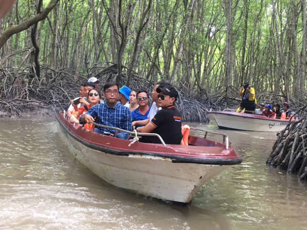 Vì sao người dân địa phương khác ít mua tour du lịch TP HCM? - Ảnh 1.