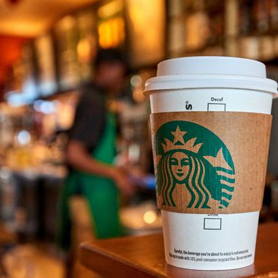 Vì sao số cửa hàng Starbucks trên dân số Việt Nam thấp hơn hẳn Thái Lan, Singapore?