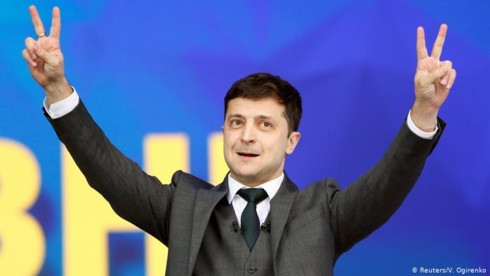 Viễn cảnh nào cho Ukraine sau chiến thắng của danh hài Zelensky? - Ảnh 1.