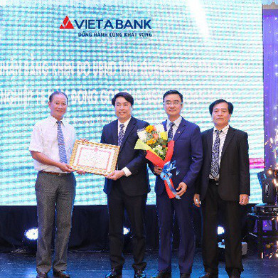 VietABank nhận bằng khen của UBND tỉnh Quảng Nam