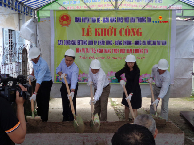 Vietbank tài trợ 1 tỷ đồng xây dựng cầu tại Sóc Trăng - Ảnh 1. Vietbank tài trợ 1 tỷ đồng xây dựng cầu tại Sóc Trăng - Ảnh 1.