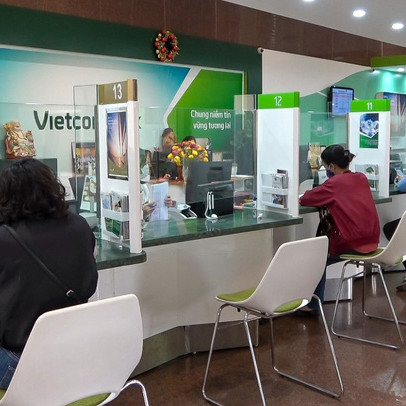 Vietcombank tài trợ kinh phí mua vaccine phòng dịch Covid-19 cho 10 tỉnh, Thành phố, tổng cộng 38 tỷ đồng