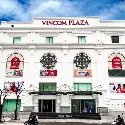 Vincom Retail (VRE) báo lãi gấp đôi, đạt hơn 2.700 tỷ đồng trong năm 2022, vượt 14% kế hoạch