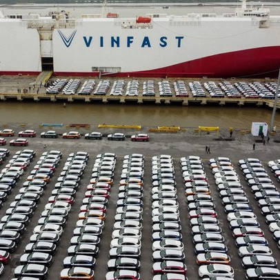 VinFast hoãn giao xe điện cho khách Mỹ đến cuối tháng 2 để cập nhật phần mềm