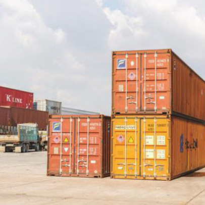 Vỏ container rỗng hiếm như “thiên thạch”