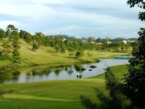 Vụ chuyển nhượng 145 ha đất công: Sân Golf hoạt động trước ngày giao đất? - Ảnh 5.