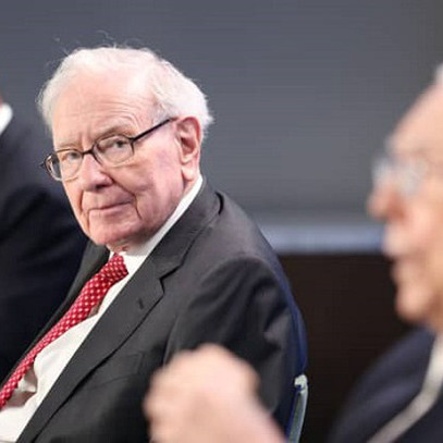 Warren Buffett gửi lời khuyên đặc biệt đến các nhà đầu tư mới