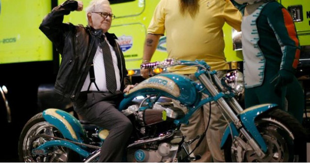 Warren Buffett kiếm ‘bộn tiền’ nhờ giúp hãng môtô Harley-Davidson vượt qua khủng hoảng như thế nào?