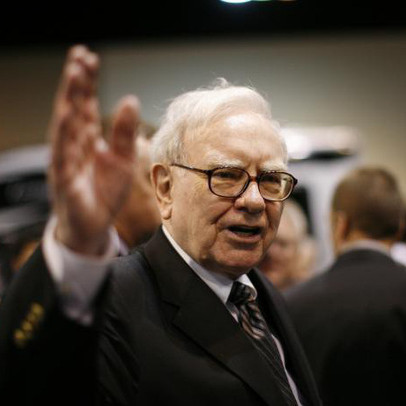 Warren Buffett: "Nếu được, tôi sẽ truyền máu của Jeff Bezos vào mình!"