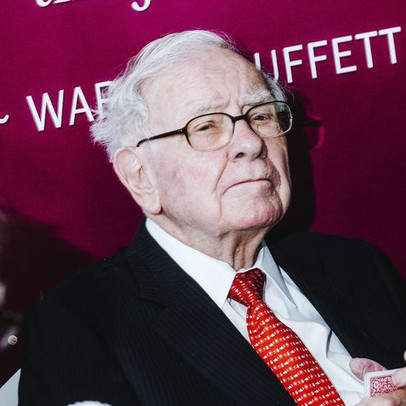 Warren Buffett rót thêm tiền vào cổ phiếu Amazon