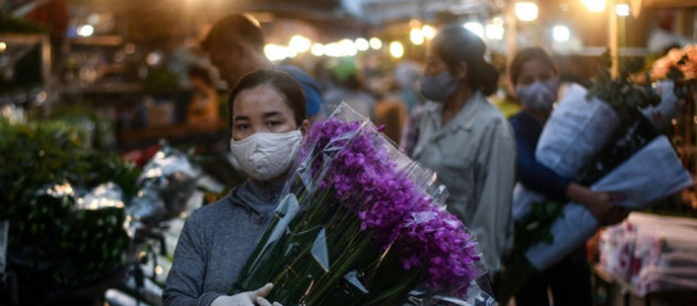 World Bank: Đã và đang kiểm soát đại dịch Covid-19 một cách ngoạn mục, Việt Nam có hai lợi thế để thoát khỏi Bẫy kinh tế Covid-19 - Ảnh 2.